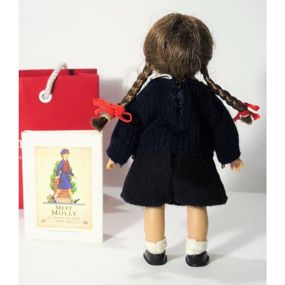 American Girl Pleasant Company Mini Molly Doll Cloth Glass Eyes 6.5" Meet Book - Picture 3 of 6